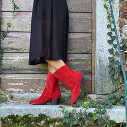 Image of Banjo Red texano in camoscio rosso con tacco 6 cm artigianale marchigiano