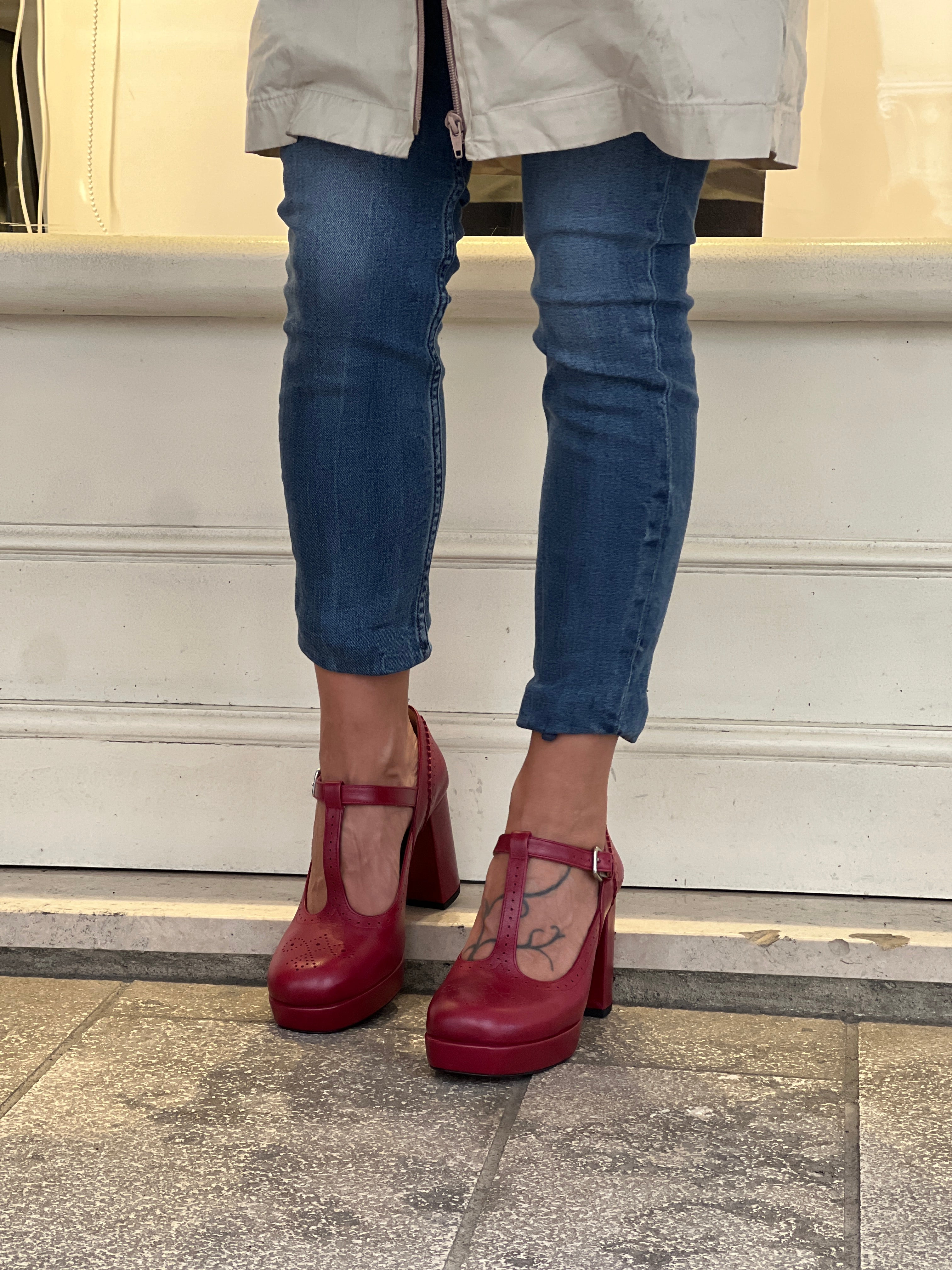 Image of Hanna Card t bar con plateau e tacco in nappa rossa tacco 8 cm artigianale Lagattaconglistivali