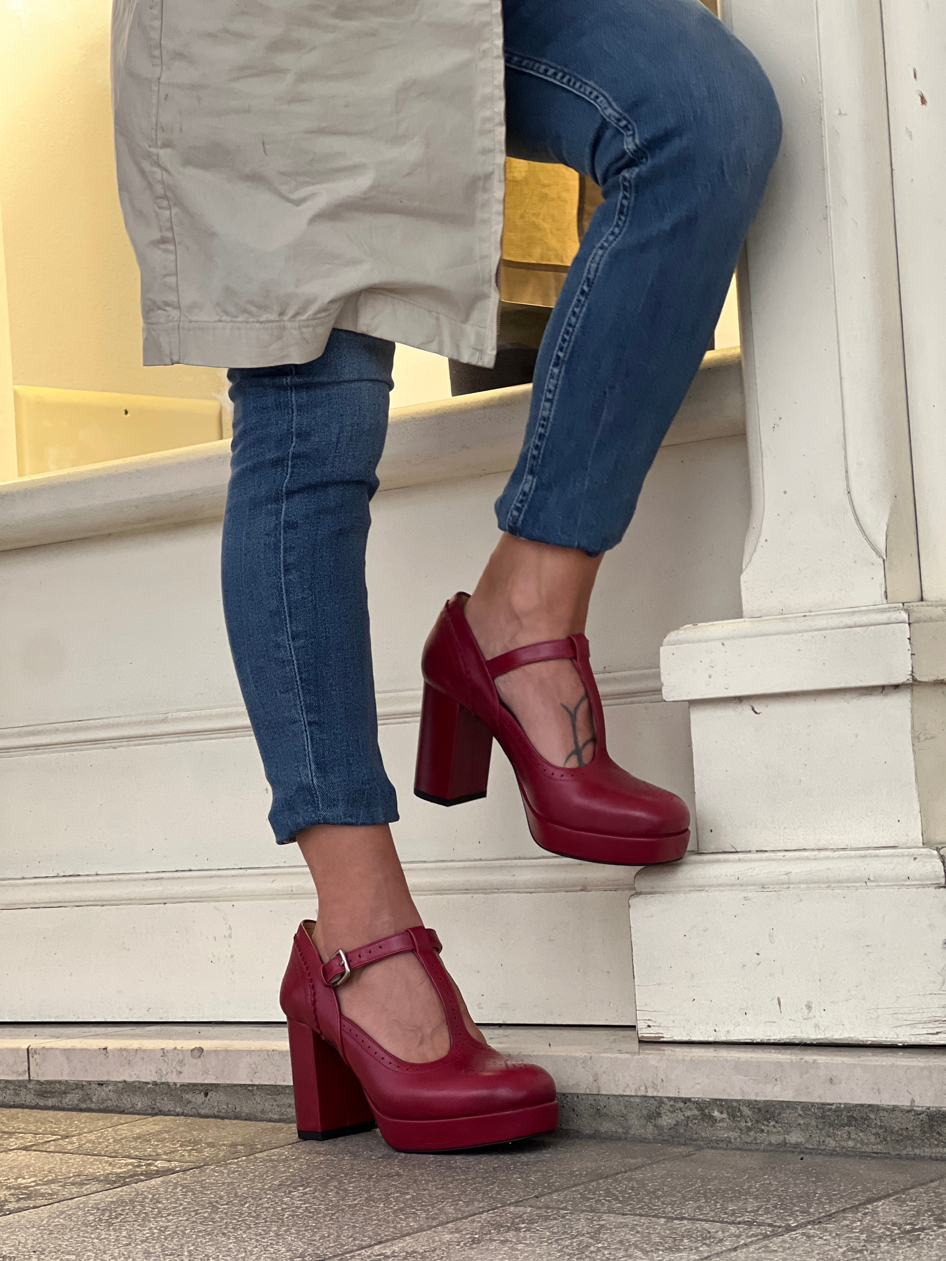 Image of Hanna Card t bar con plateau e tacco in nappa rossa tacco 8 cm artigianale Lagattaconglistivali