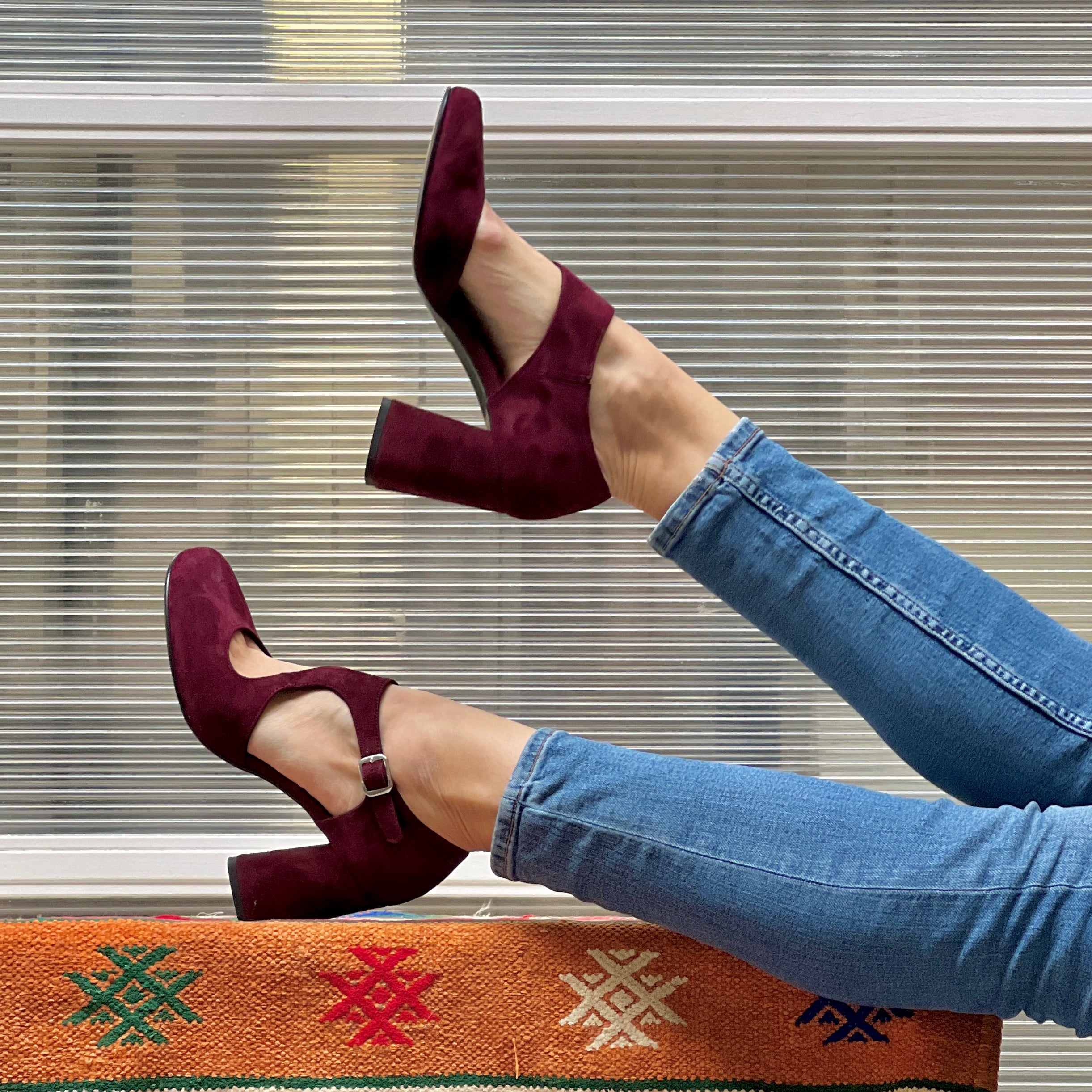 Image of Rafi Bordeaux scarpina con tacco8 cm  in camoscio bordeaux artigianale marchigiana