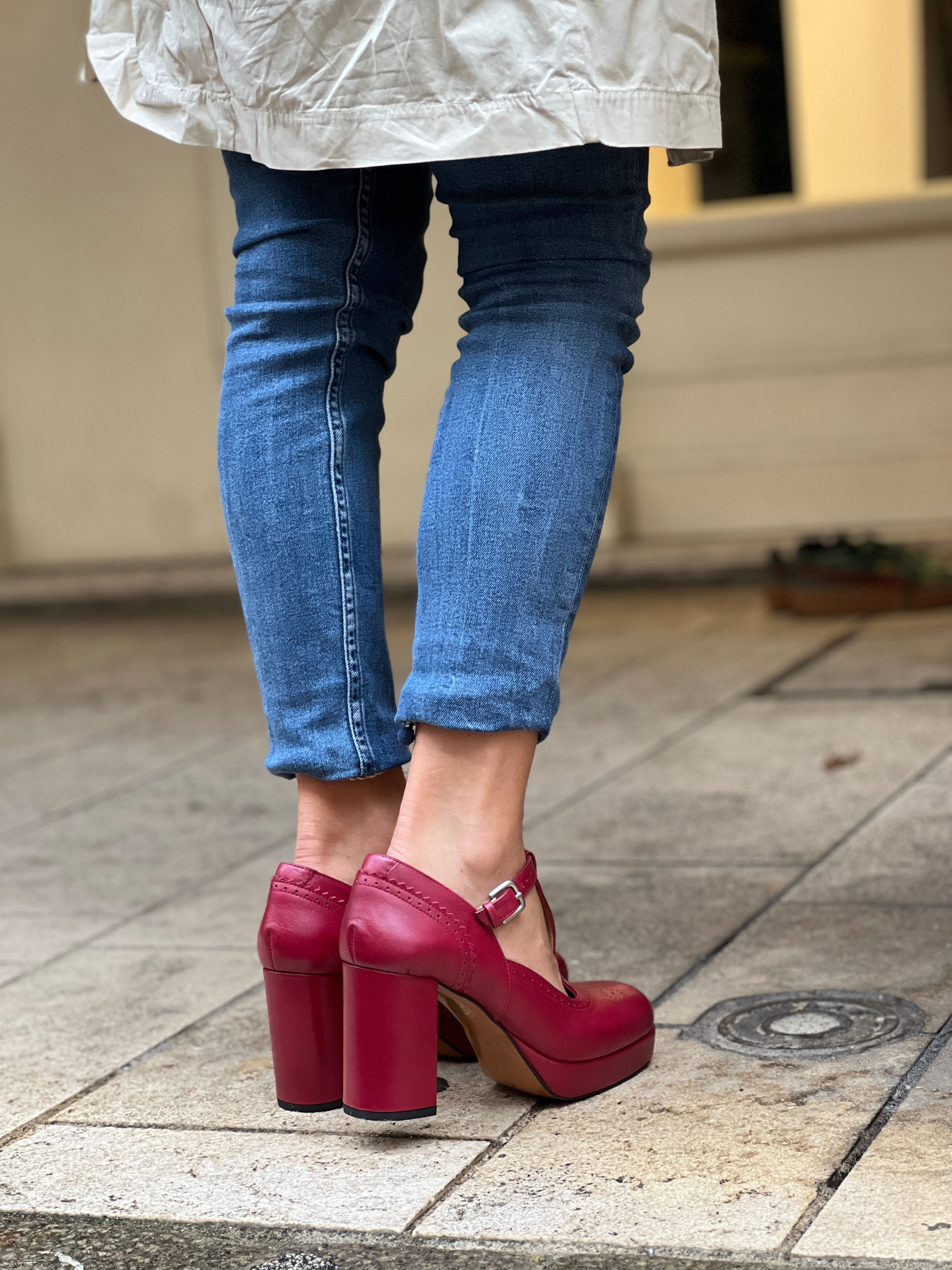 Image of Hanna Card t bar con plateau e tacco in nappa rossa tacco 8 cm artigianale Lagattaconglistivali