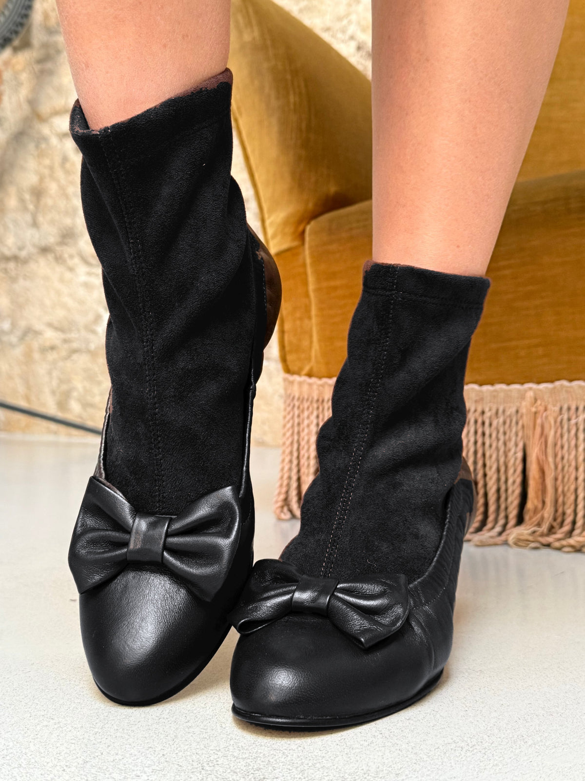 Mignon Black tronchetto in nappa e camoscio nero lav. artigianale marchigiiana